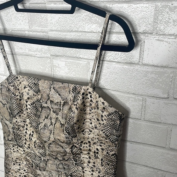 NWT Hutch Etta Ruffle Hem Pencil Print Dress - Picture 6 of 16